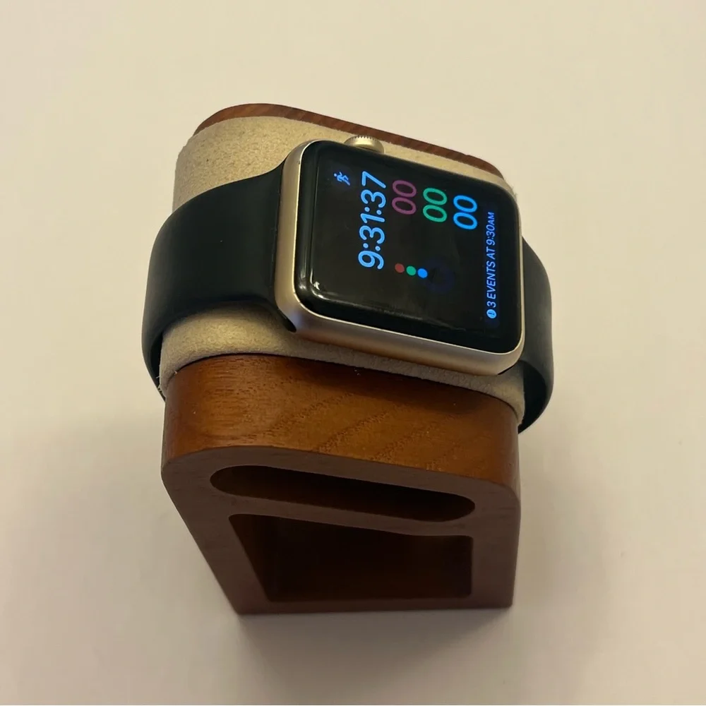 Apple Watch Series 7000, Gold casing,‎ tested, Charger included